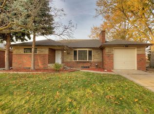 8387 Menge Ave, Center Line, MI 48015