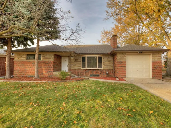 8387 Menge Ave, Center Line, MI 48015