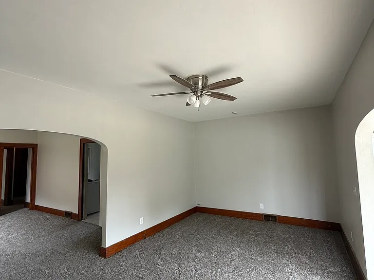 324 W 28th St #1 — Photo 4