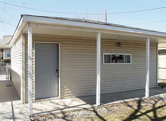 5th image of 2502 S 58th Ct