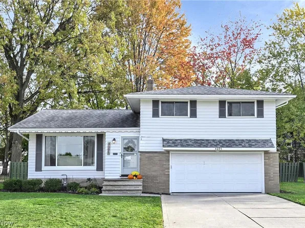 4095 W 213th St, Fairview Park, OH 44126
