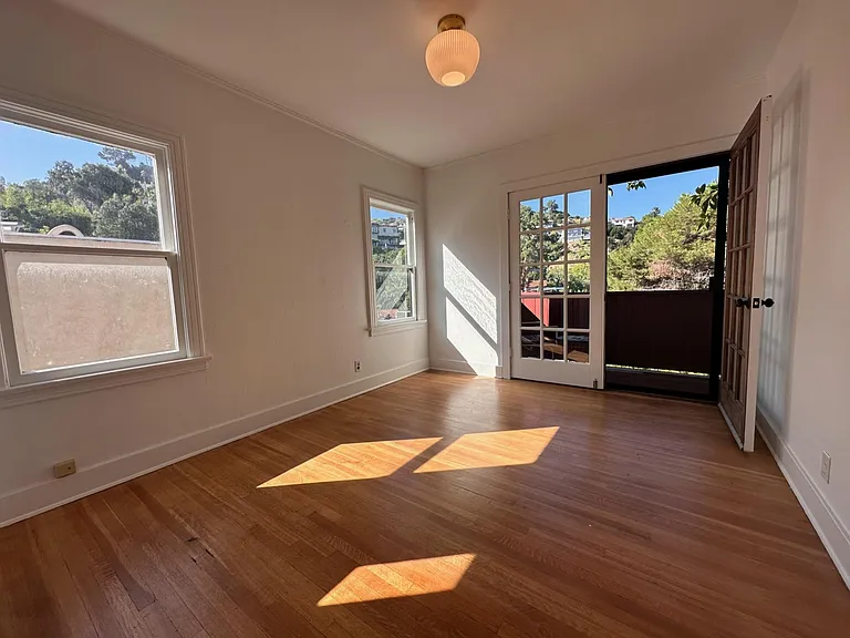 2074 Paramount Dr — Photo 3