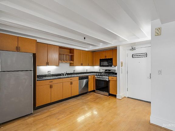 4th image of 139 Welsh St APT 3