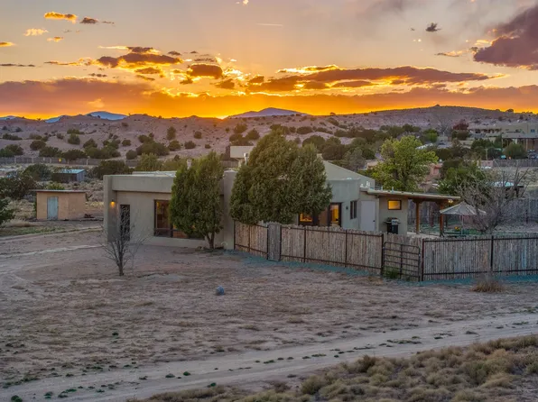27 Loma Blanca, Santa Fe, NM 87506