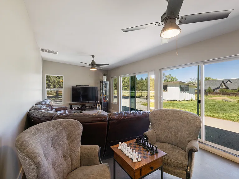 2241 Pioneer Trl — Photo 27