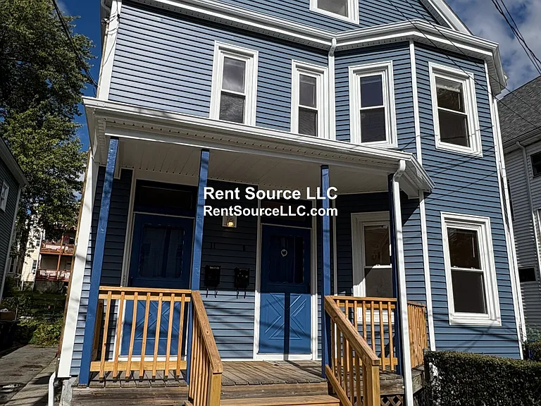 9-11 Knapp St #3 — Photo 15