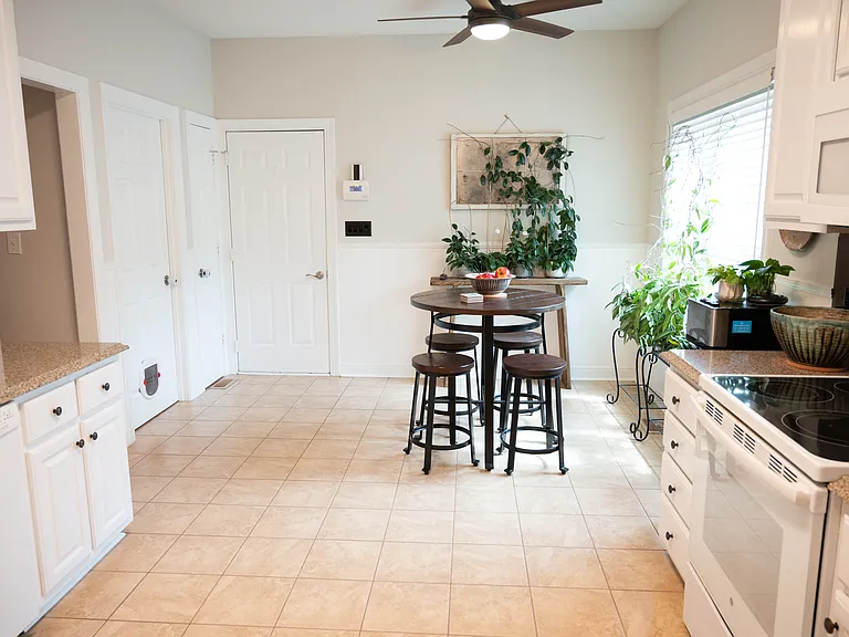 847 Stone Cross Dr — Photo 9