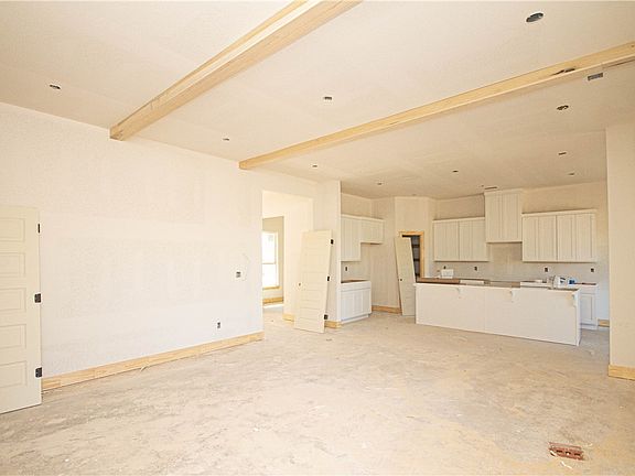 5th image of 5404 SW Tea Olive Ln