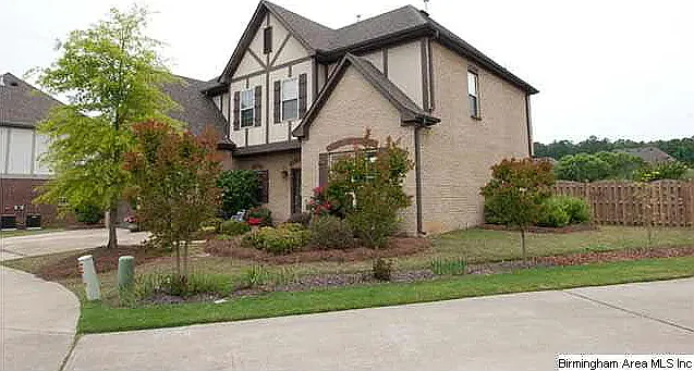2001 Belvedere Cir — Photo 28