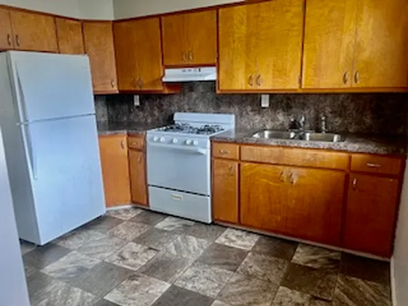 311 E National St, Vermillion, SD 57069