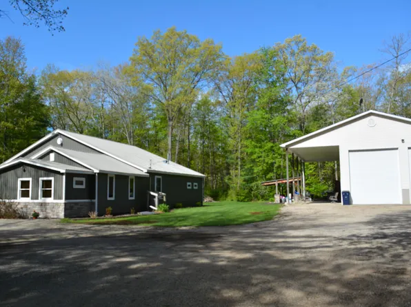3865 Pfeiffer Ct, Morley, MI 49336