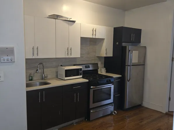 291 Jefferson Avenue image 1 of 9