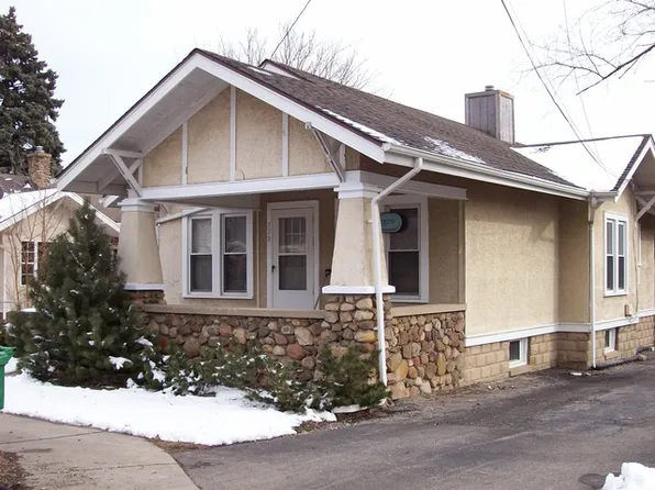 328 North Ave, Antioch, IL 60002