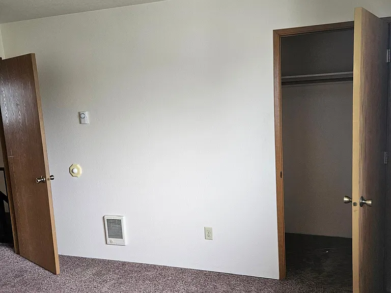 202 SE 3rd St #3 — Photo 13
