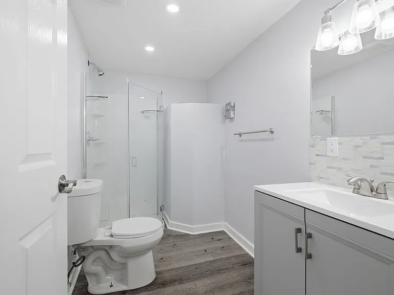 2834 Clifton Ave — Photo 9