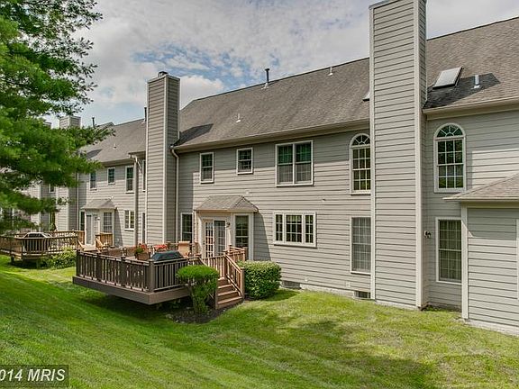2nd image of 8 Old Granary Ct