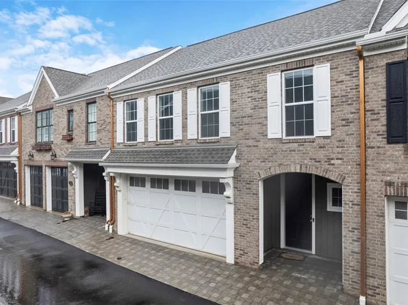 217 Foundation Dr, Cranberry Township, PA 16066