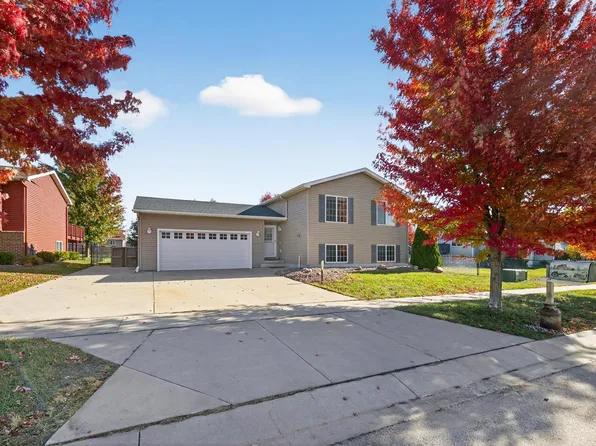 302 11th Ave NE, Kasson, MN 55944