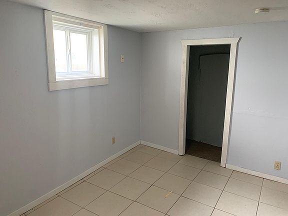 5th image of 1326 Peach St APT 3