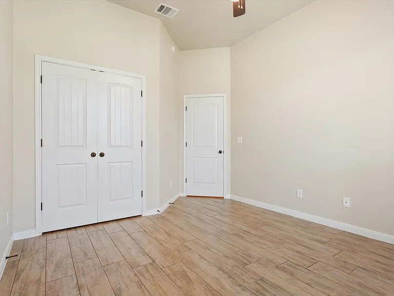 2618 Bolzano Trl — Photo 20