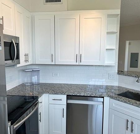 3rd image of 533 NE 3rd Ave APT 327
