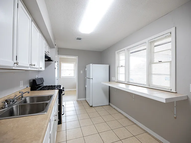 3549-TAYLOR-STREET-kitchen_02282024
