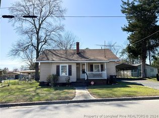 70 Middle St, Red Springs, NC 28377