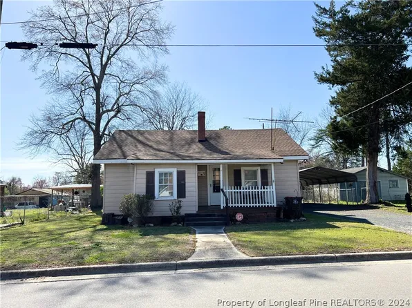 70 Middle St, Red Springs, NC 28377
