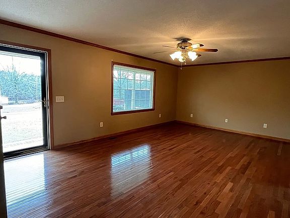 4th image of 800 Nethery Rd SW