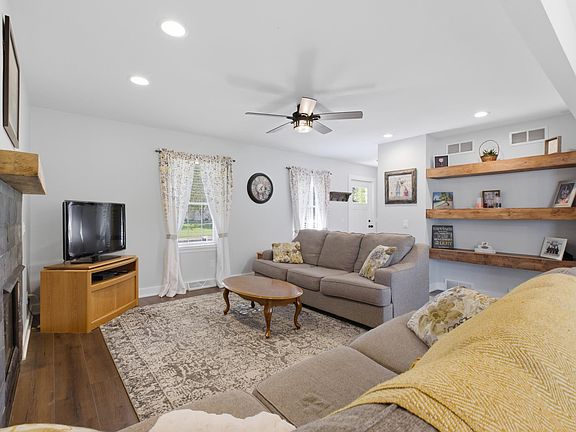 5th image of 1009 Virgin Lake Dr