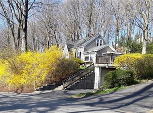 94 Steinmann Ave, Middlebury, CT 06762