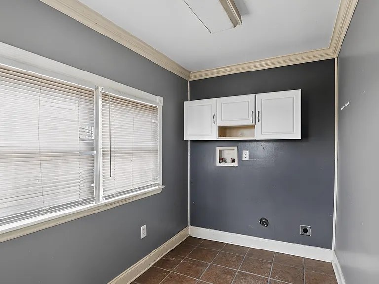 721 Myrtle St — Photo 2