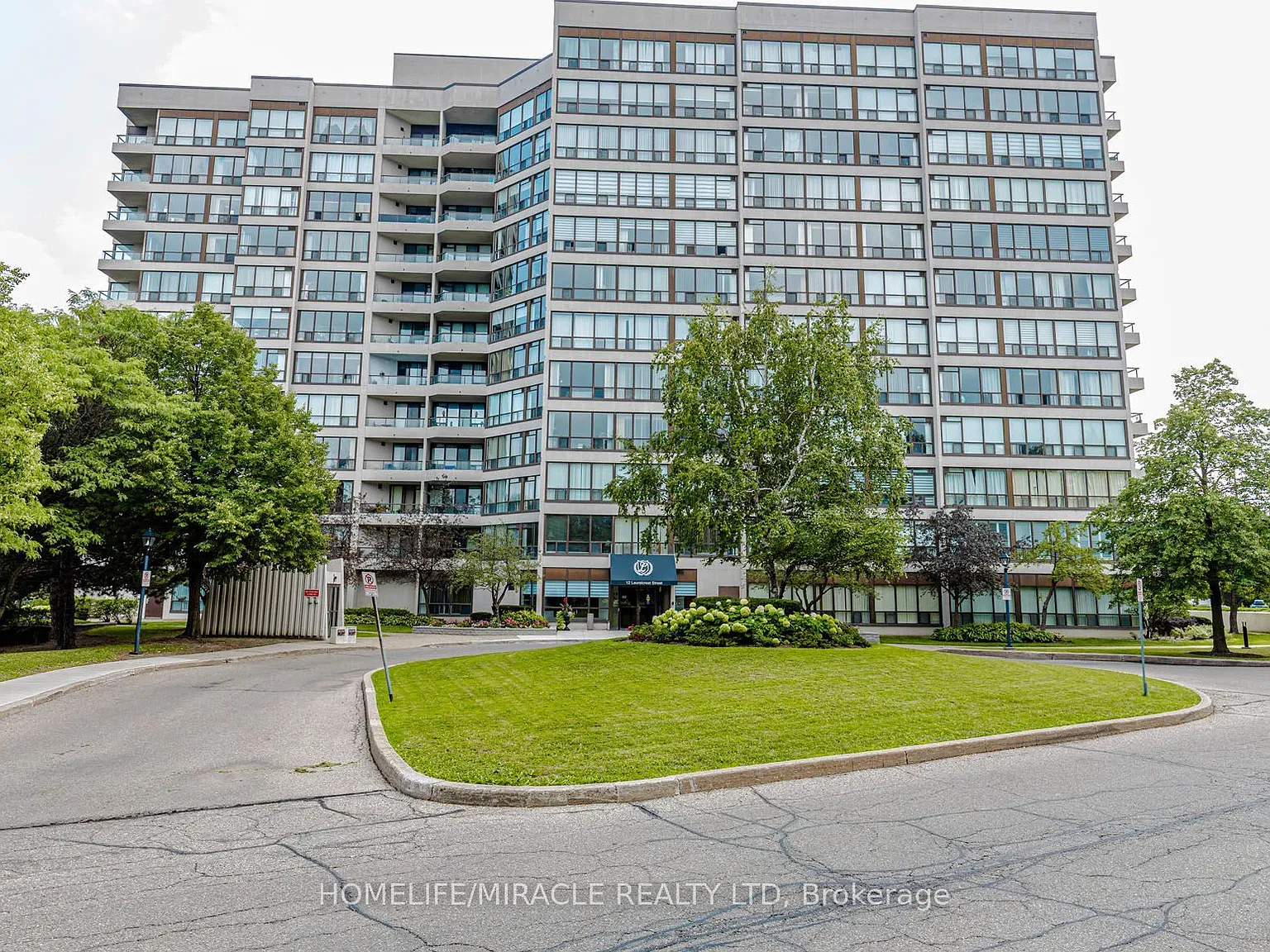 2 bed, $2,600 — Photo 2