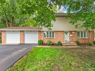 210 Simpson St, Geneva, IL 60134