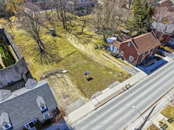 93 Albert St, Cobourg, ON K9A 2P9