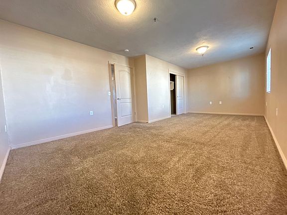5th image of 853 Spruce St APT 1
