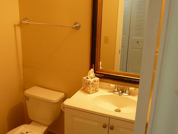 4th image of 446 Durham Cir