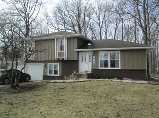 2705 Vale Park Rd, Valparaiso, IN 46383