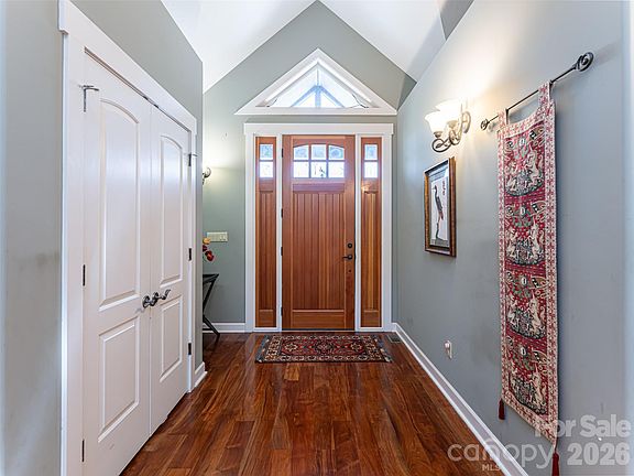 3rd image of 39 Oak Hollow Dr #23