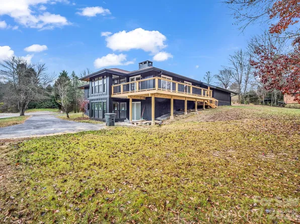 109 Orchid Heights Dr, Pisgah Forest, NC 28768