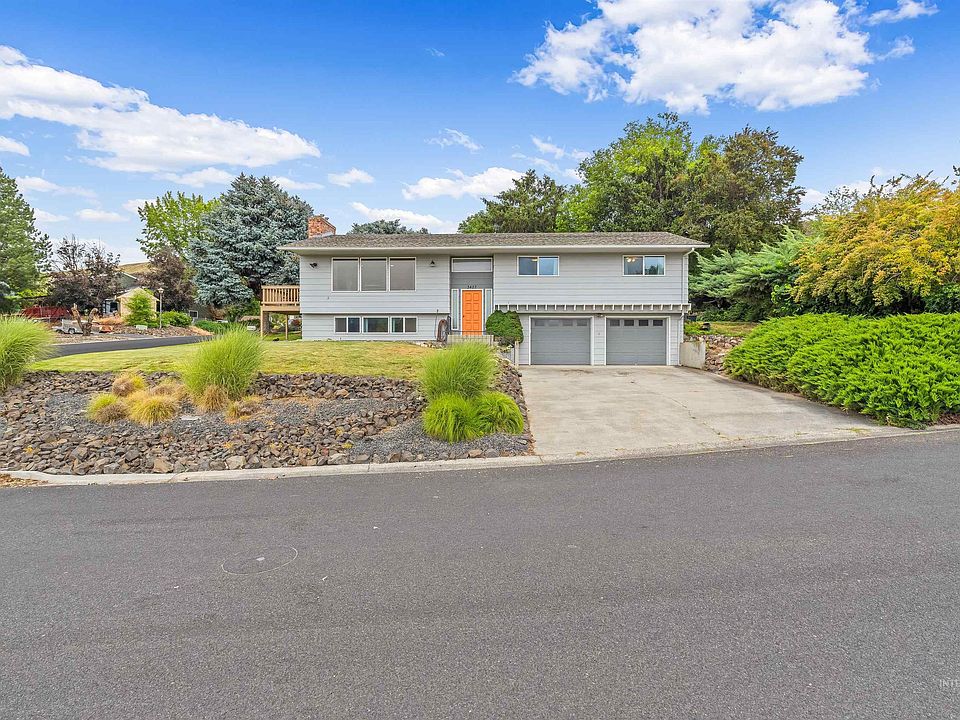 1st image of 3427 Syringa Dr