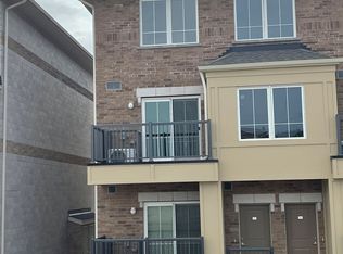 465 Beresford Path #6, Oshawa, ON L1H 0B2