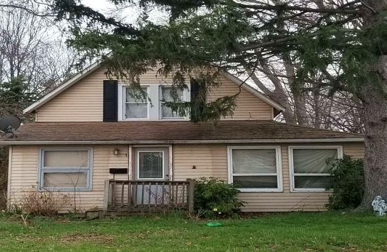 1st image of 5894 Lake St