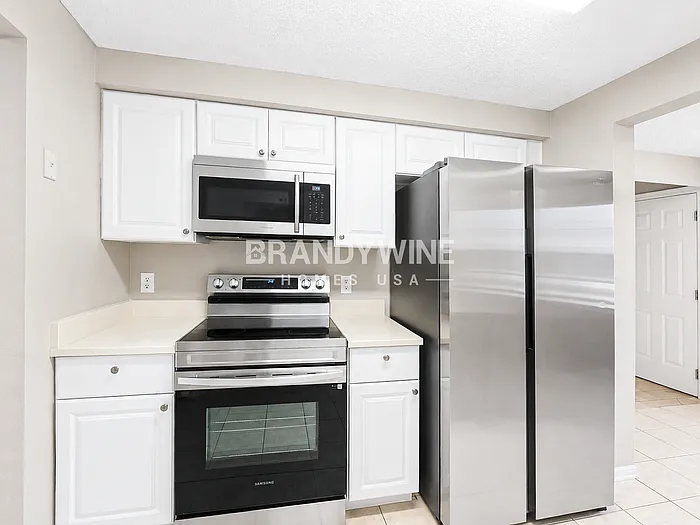 2549 Jessica Ln — Photo 9