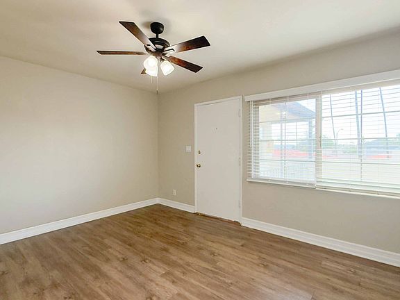 3rd image of 8437F E La Mesa Blvd