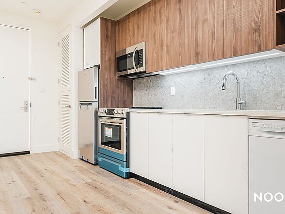 2nd image of 380 Grove St #4F