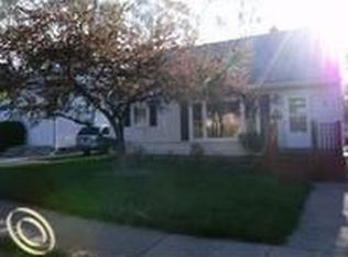 341 S Chocolay Ave, Clawson, MI 48017