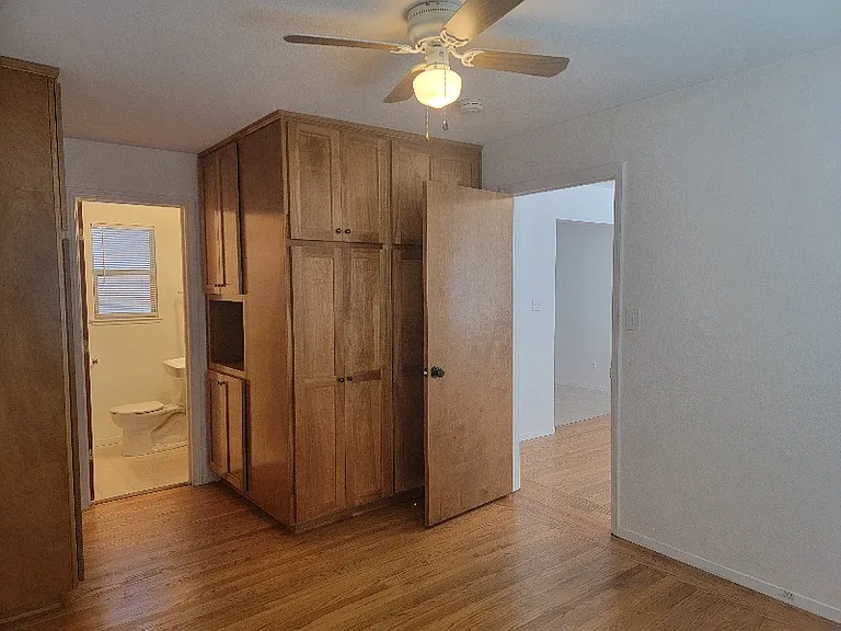1221 W St #A — Photo 11