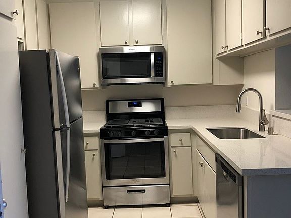3rd image of 3620 Jasmine Ave APT 205