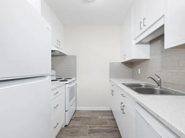 293 Arrowstone Dr, Kamloops, BC V2C 1P8